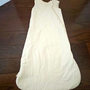 Kyte baby sleep sack in off-white XS 1.0 tog